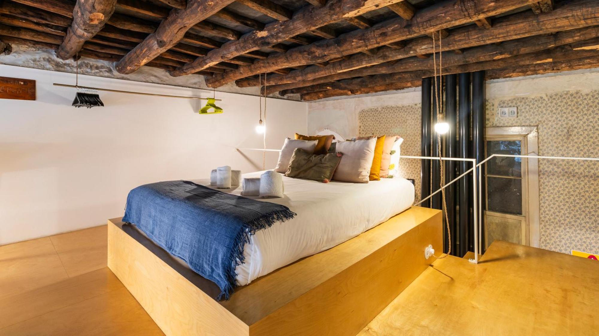 Eccentric Mouzinho Mezzanine By Lovelystay Porto Exterior photo