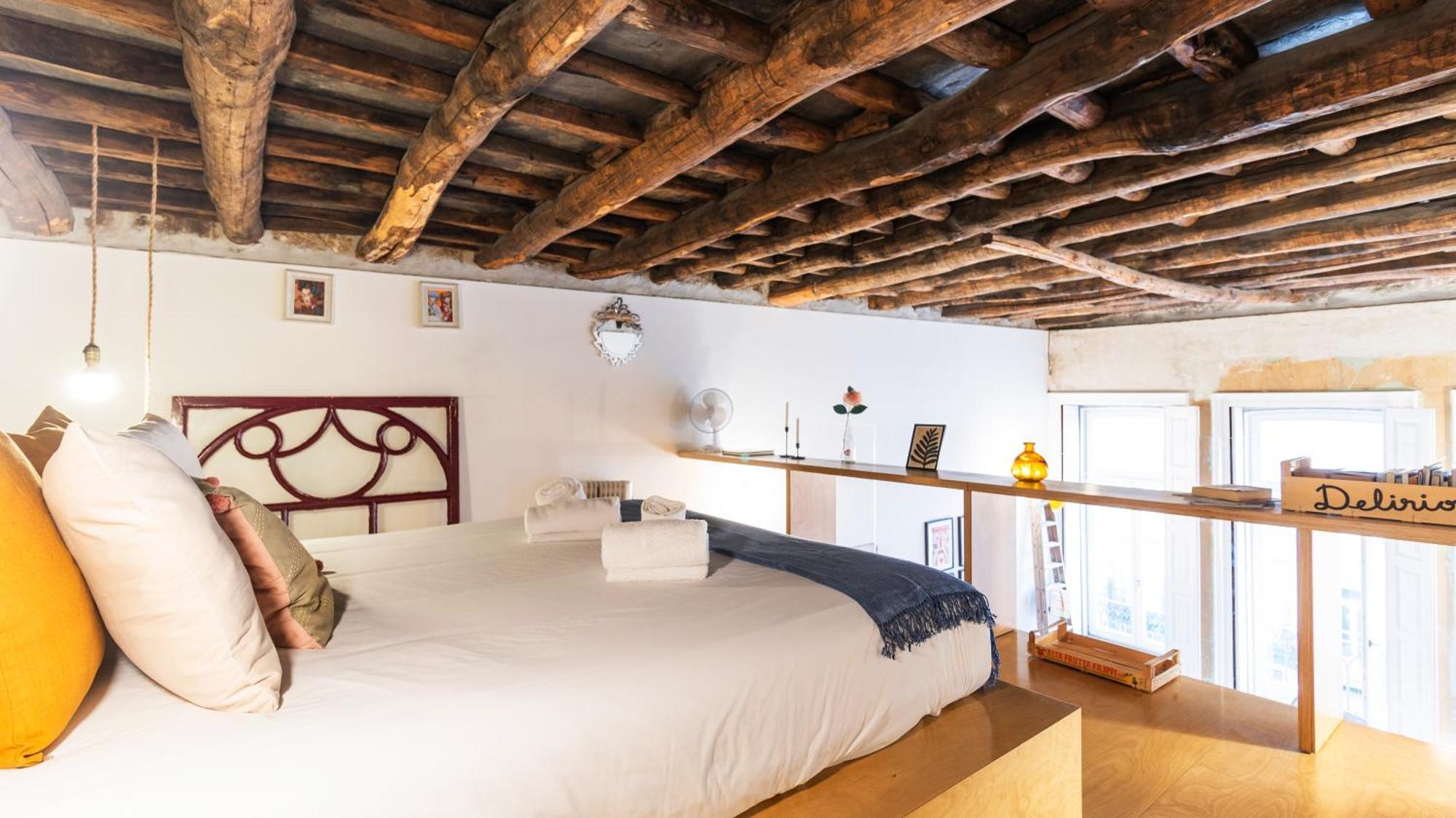 Eccentric Mouzinho Mezzanine By Lovelystay Porto Exterior photo
